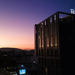 **** Hotel Becquer México