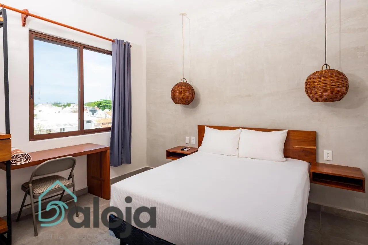 Vica Guest House Con Piscina En La Entrada De La Zona Hotelera Cancún