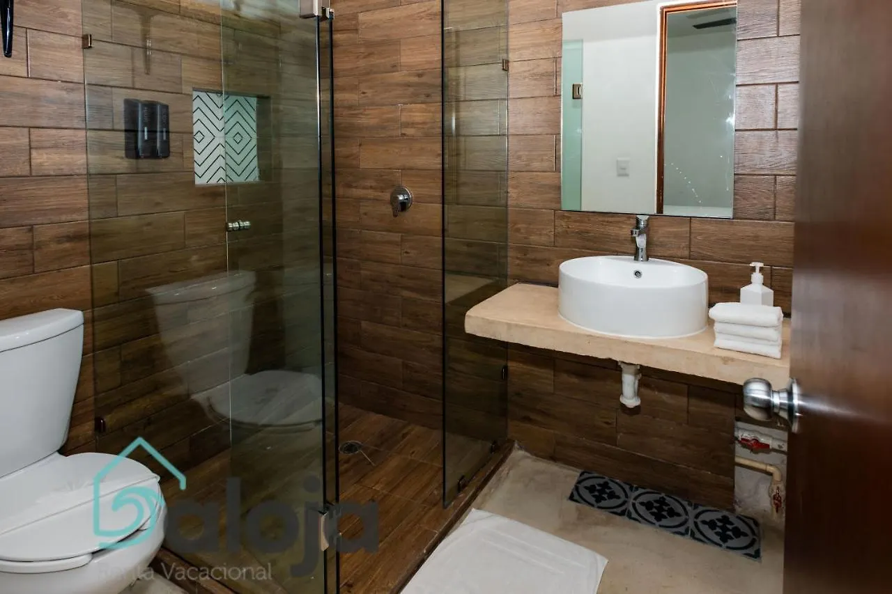 Vica Guest House Con Piscina En La Entrada De La Zona Hotelera Κανκούν
