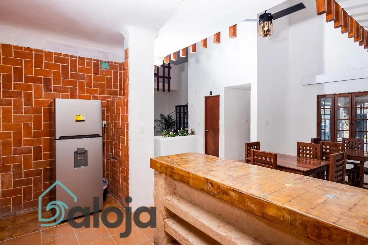 Vica Guest House Con Piscina En La Entrada De La Zona Hotelera Cancún