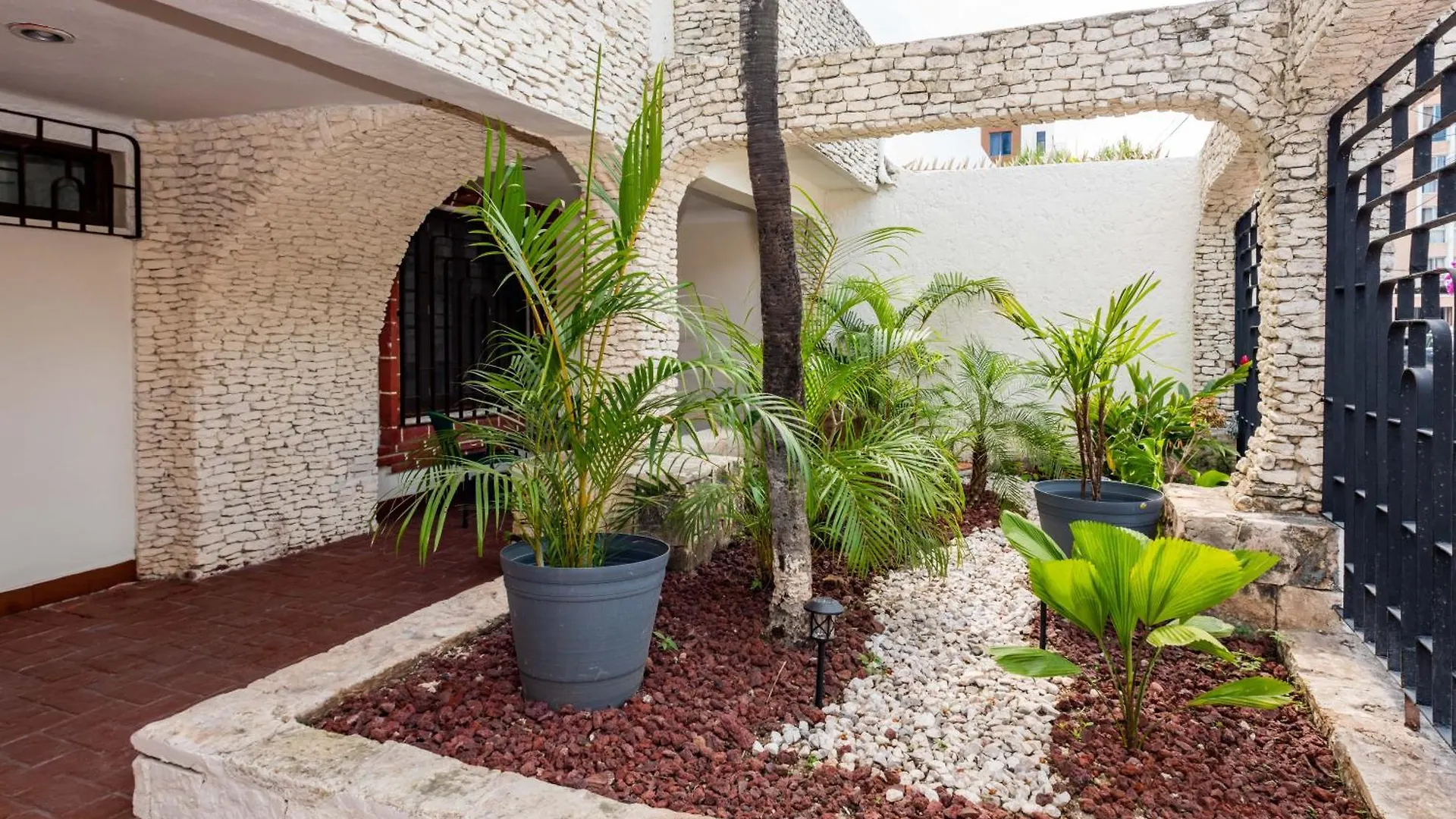 Vica Guest House Con Piscina En La Entrada De La Zona Hotelera Cancun
